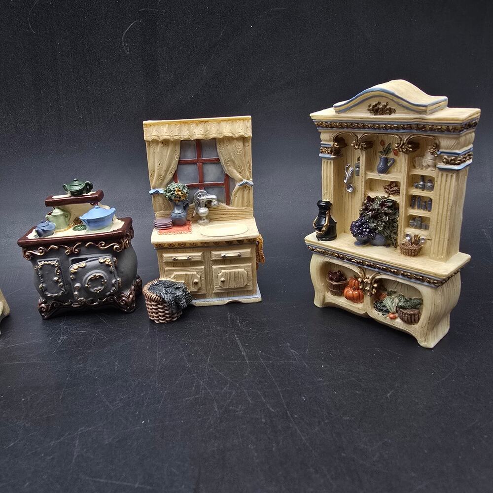 Avon 2001 Kitchen Doll House Furniture Victorian Memories Miniature Collectibles - Picture 4 of 9